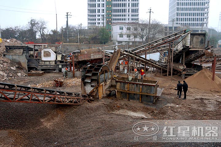 建筑垃圾粉碎沙子现场