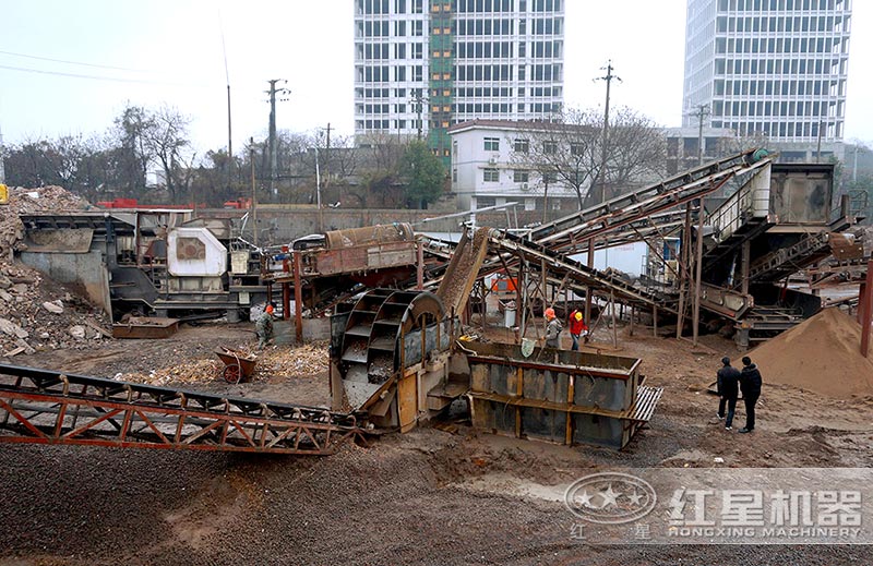 小型建筑垃圾粉碎机建筑现场图